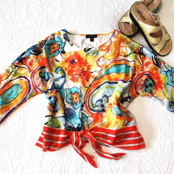 Attached cami/ sheer blouse. - Picture 4 of 10